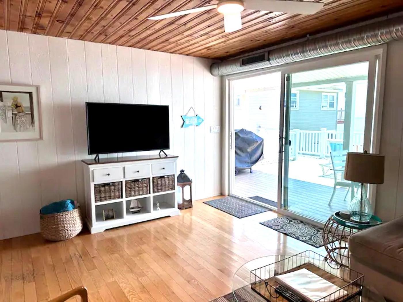 Cozy Beach - Direct Waterfront! East Haven Buitenkant foto